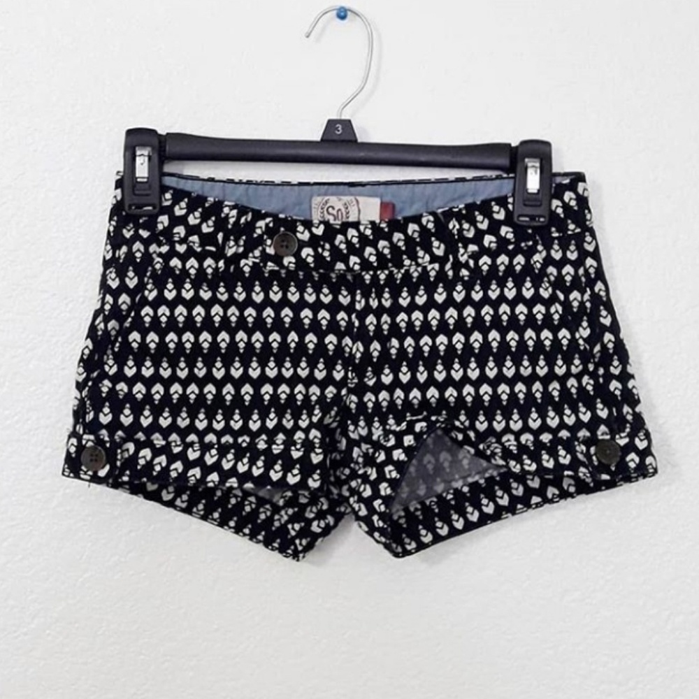 Patterned shorts